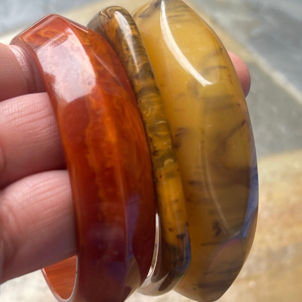 3 Marbled Bakelite Bangles Stacking Bracelets Vin… - image 5